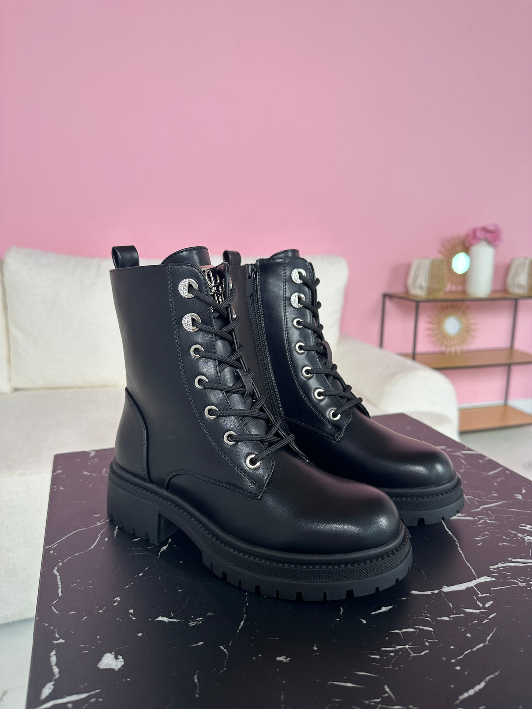 Larina | svarta boots