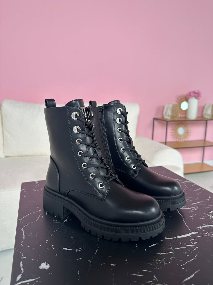 Larina | svarta boots